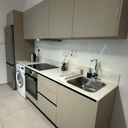 1 Bedroom Flat In Aglatzia *