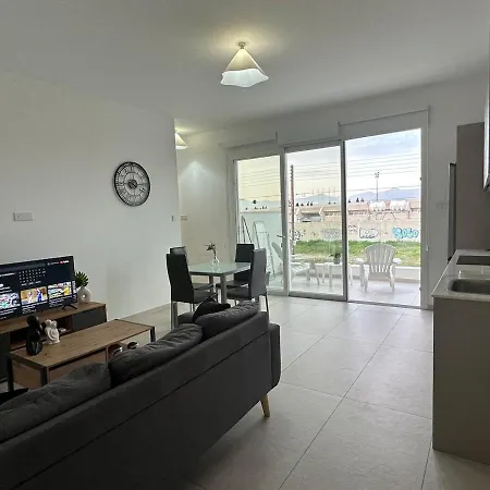 1 Bedroom Flat In Aglatzia *