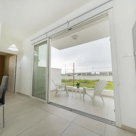 1 Bedroom Flat In Aglatzia Apartman